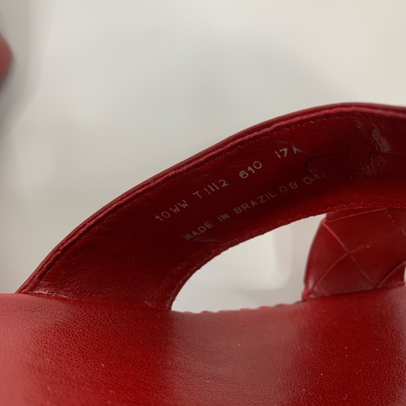 Trotters • red sandals - Picture 6 of 6